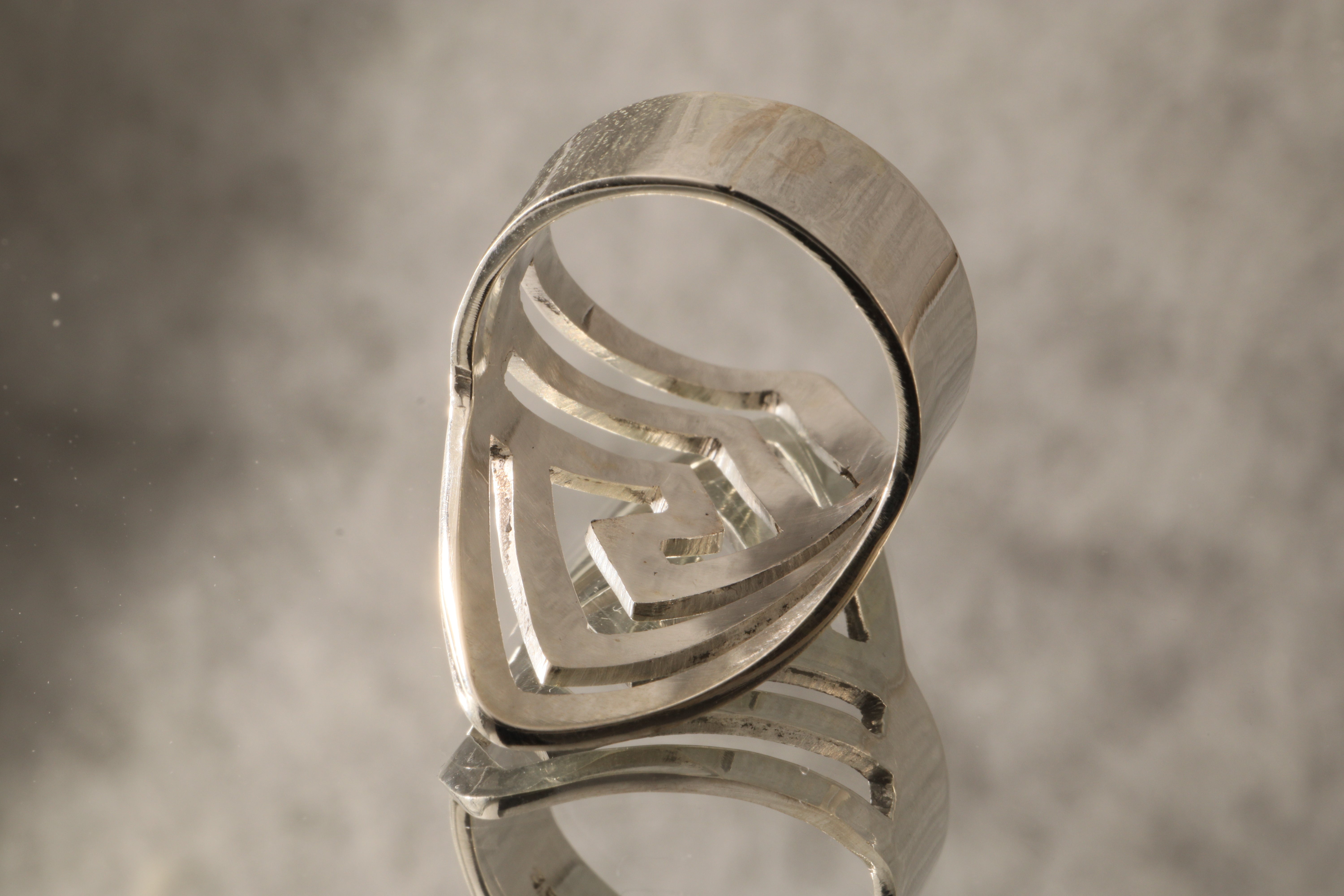 Labyrinth of Light - Ring 8.9 Grams Of 925 Sterling Silver