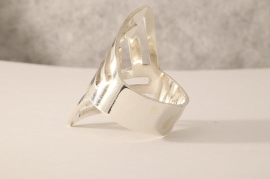 Labyrinth of Light - Ring 8.9 Grams Of 925 Sterling Silver