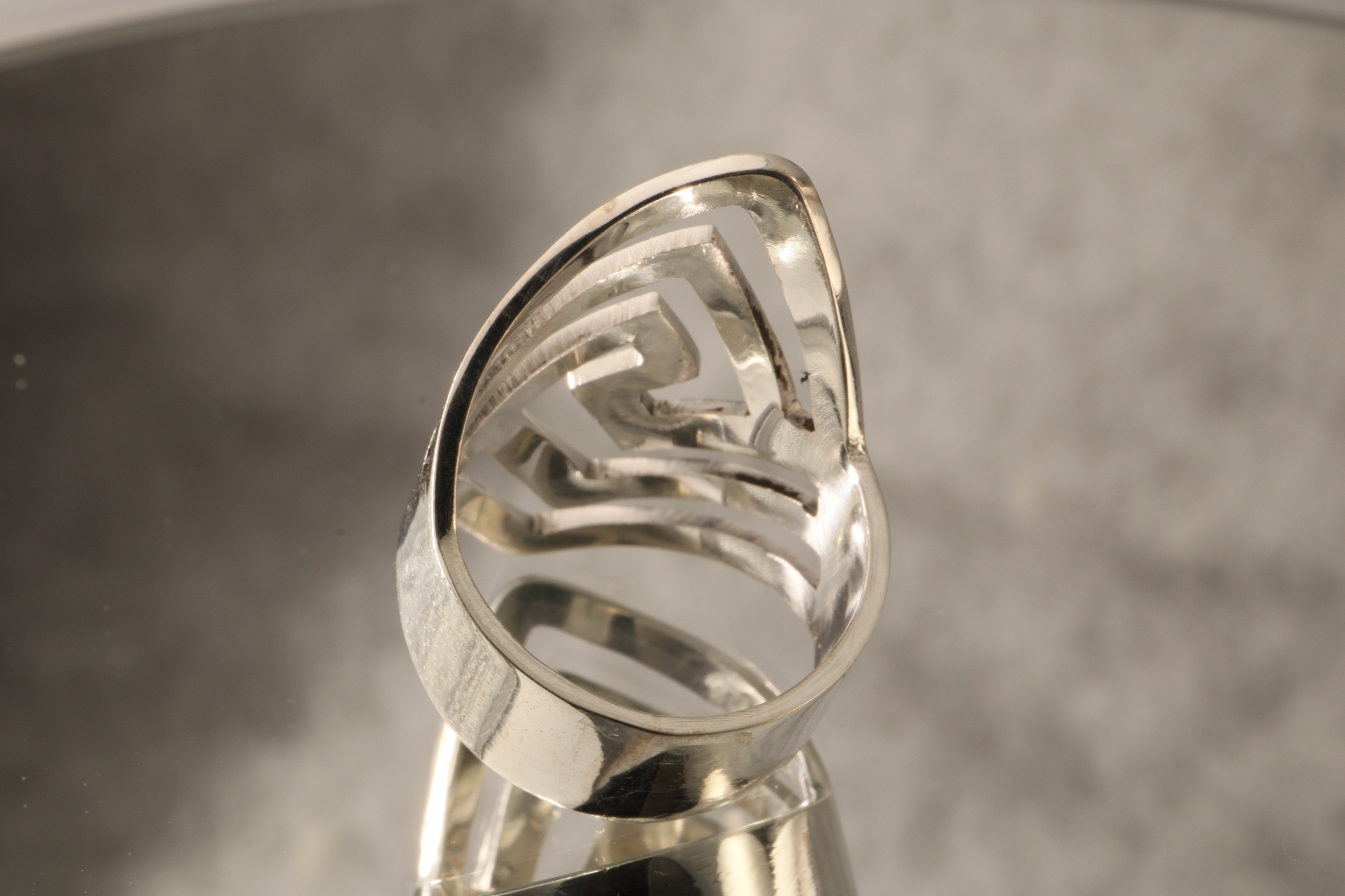 Labyrinth of Light - Ring 8.9 Grams Of 925 Sterling Silver