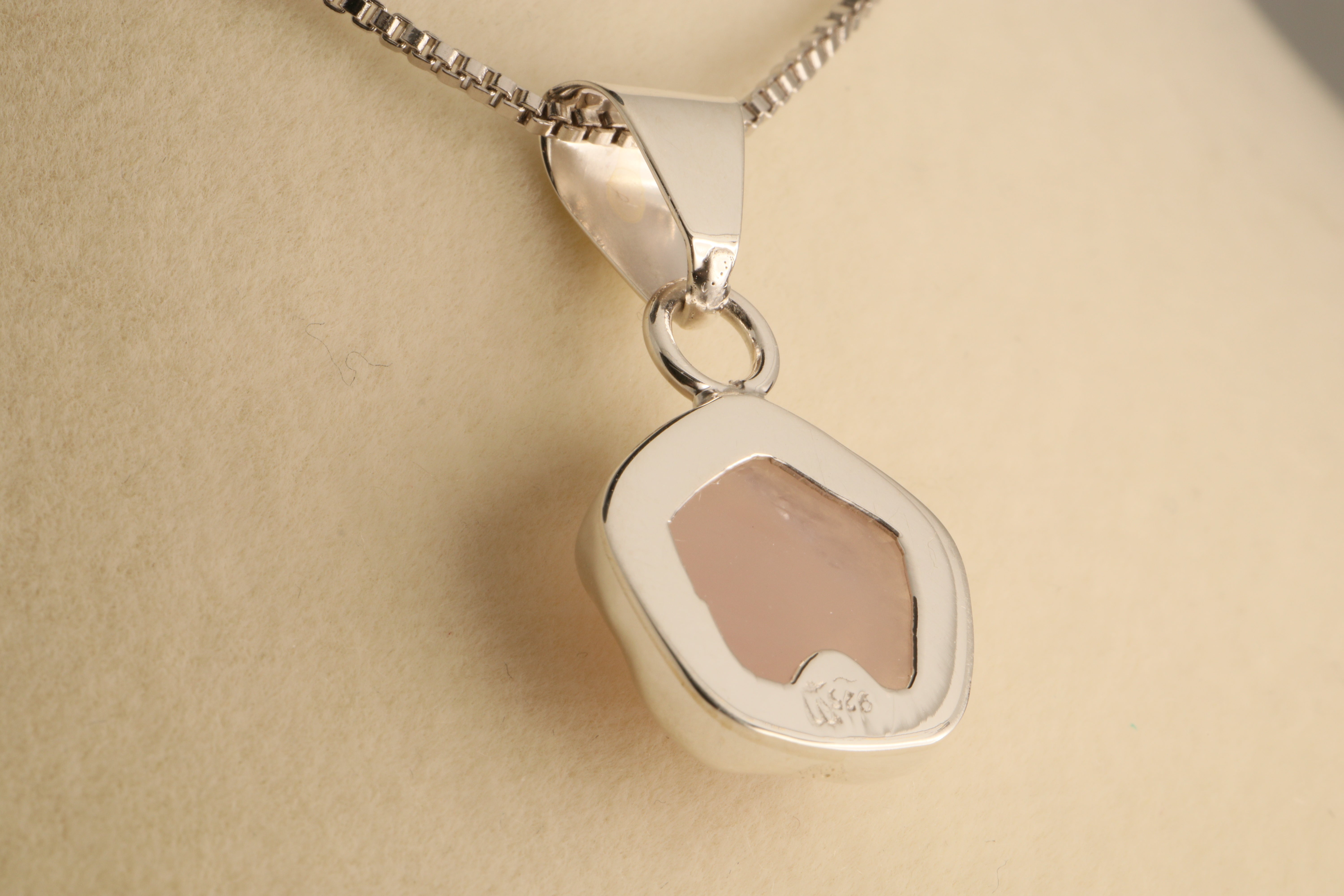 Rosa del Alba – Hand-Carved Rose Quartz Pendant in 925 Sterling Silver