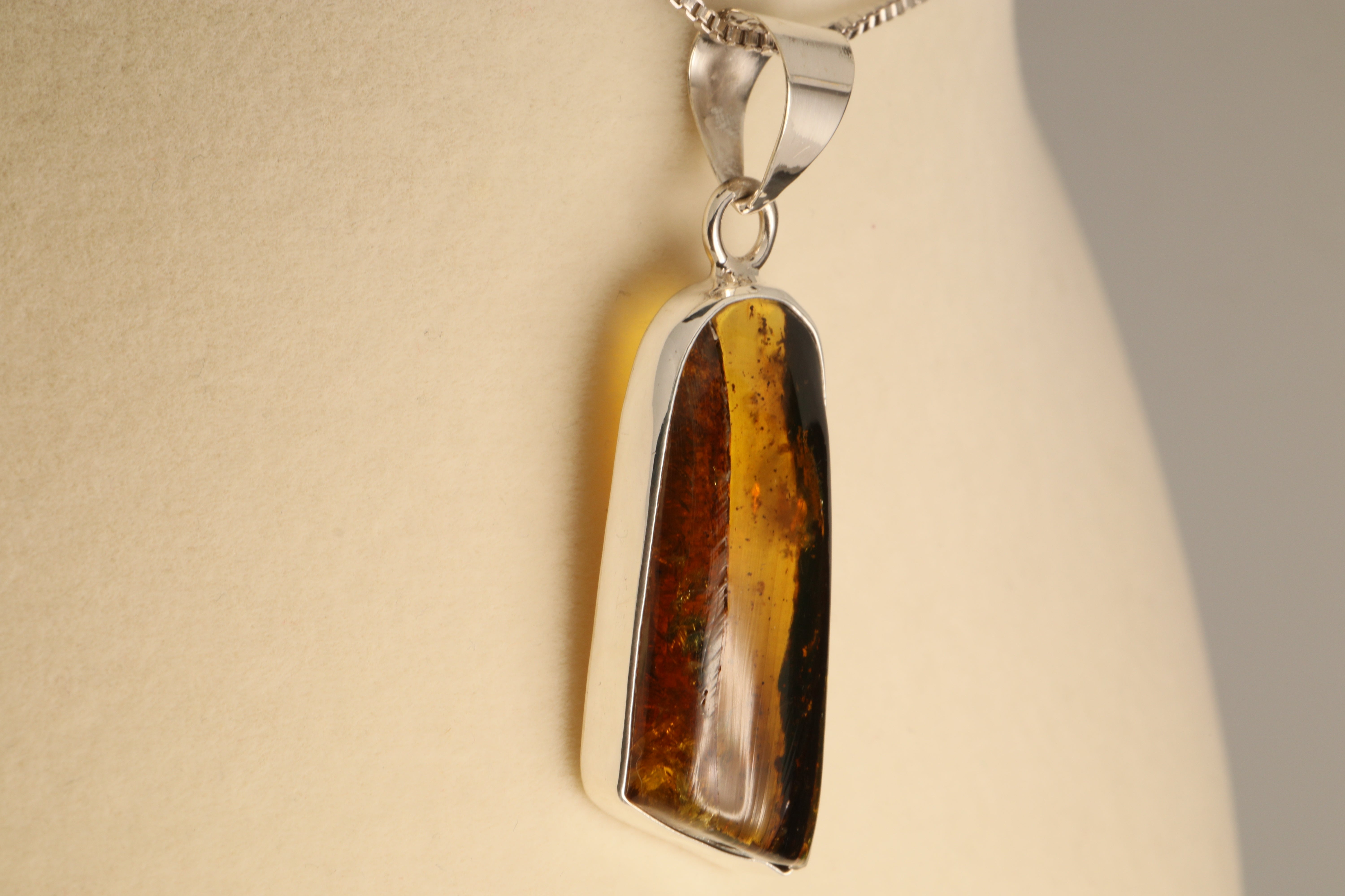 Golden Legacy – Chiapas Amber Pendant in 925 Sterling Silver