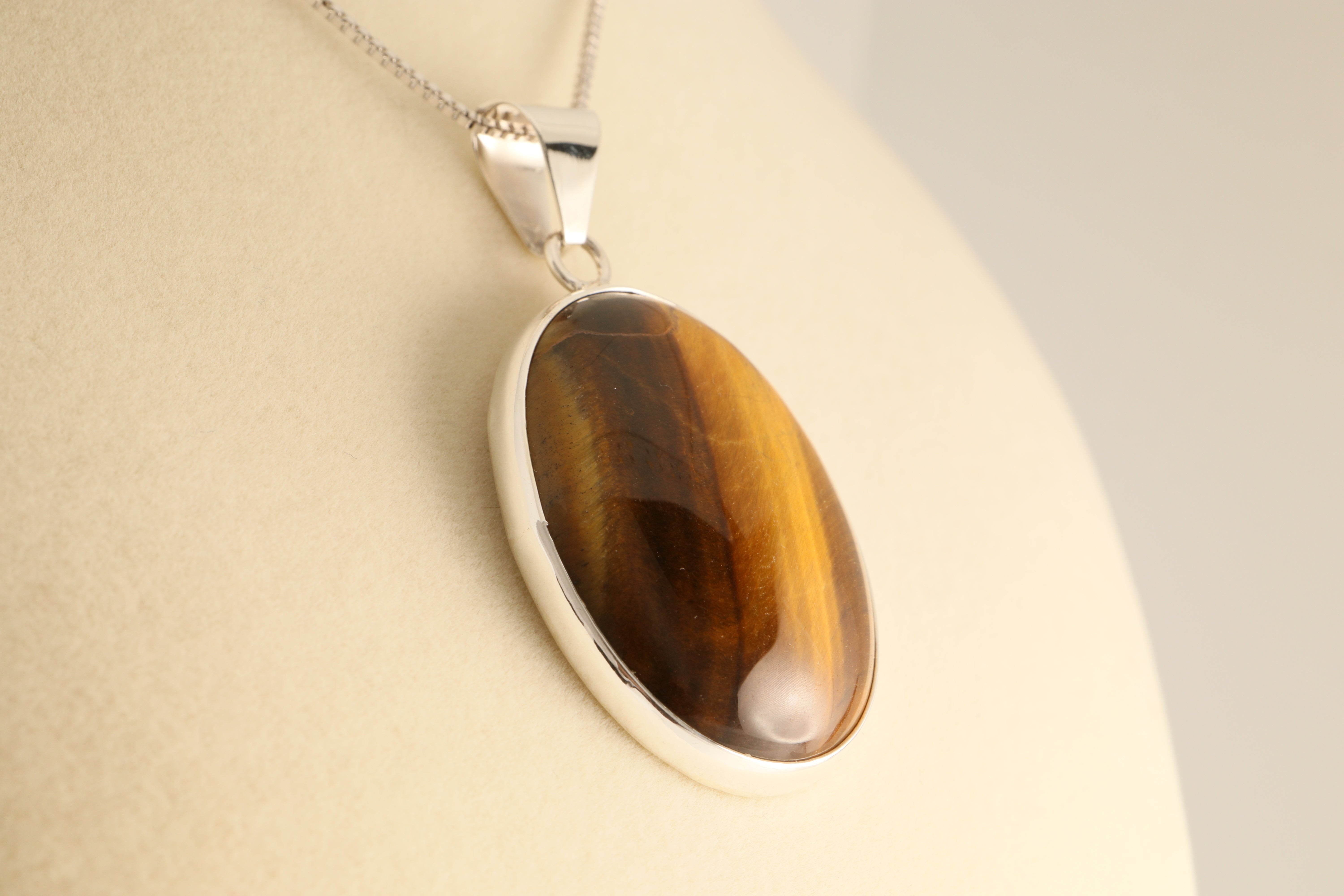 Guardian’s Gaze – Tiger’s Eye Pendant in 925 Sterling Silver