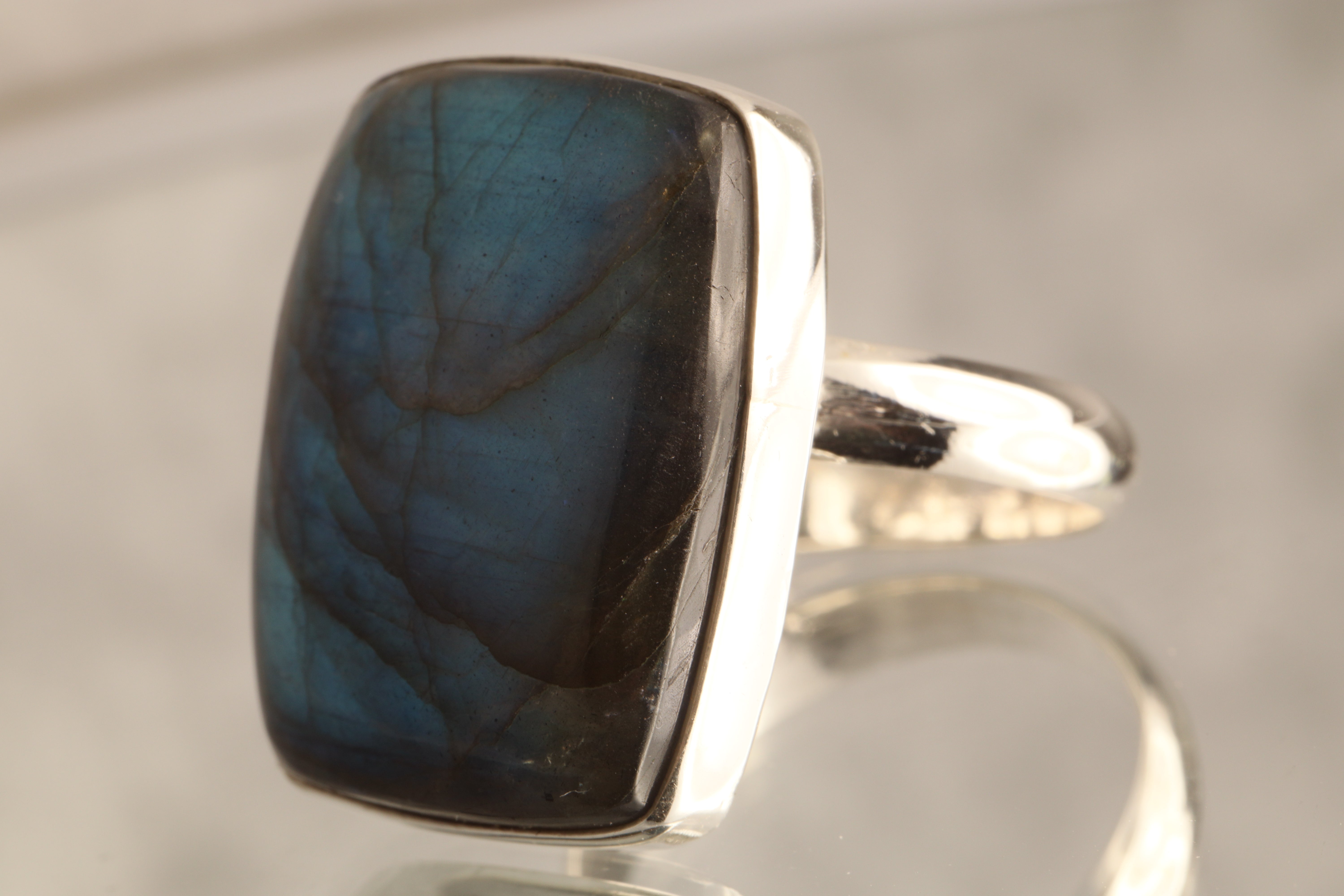 Aurora's Veil - Labradorite 925 Silver Adjustable Ring
