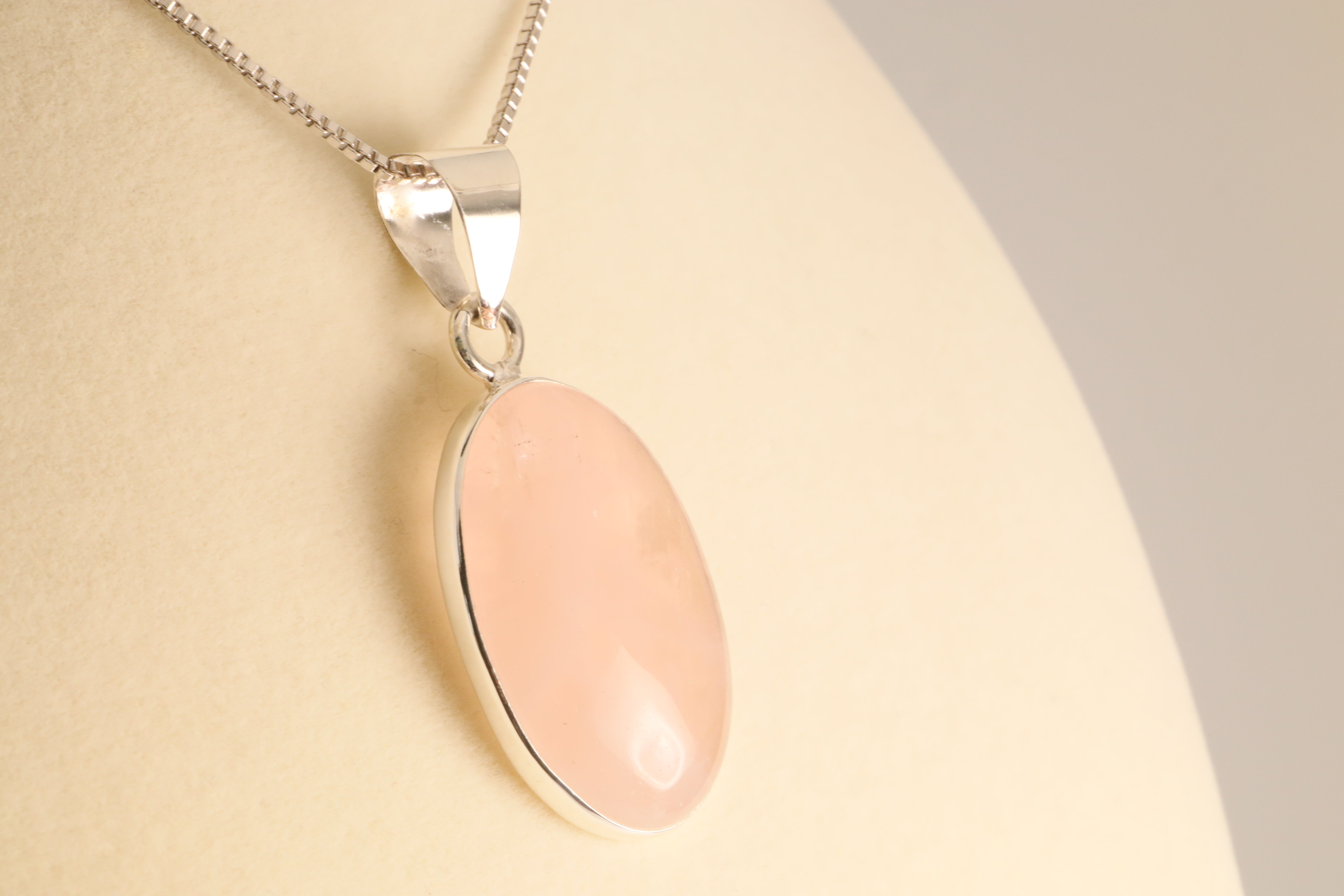 Heart Cascade – Rose Quartz Pendant in 925 Sterling Silver