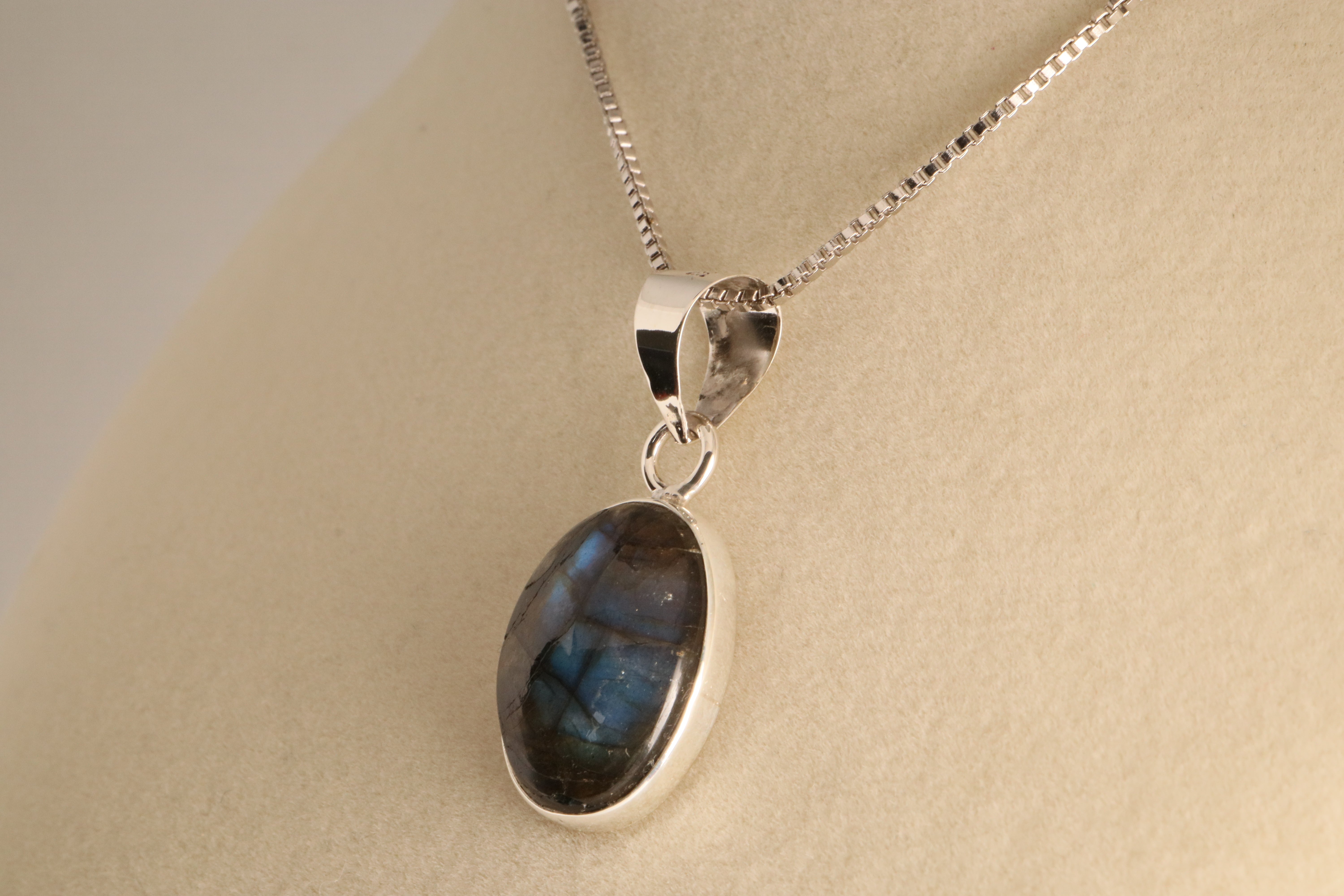 Midnight Frost – Agate Druzy Pendant in 925 Sterling Silver