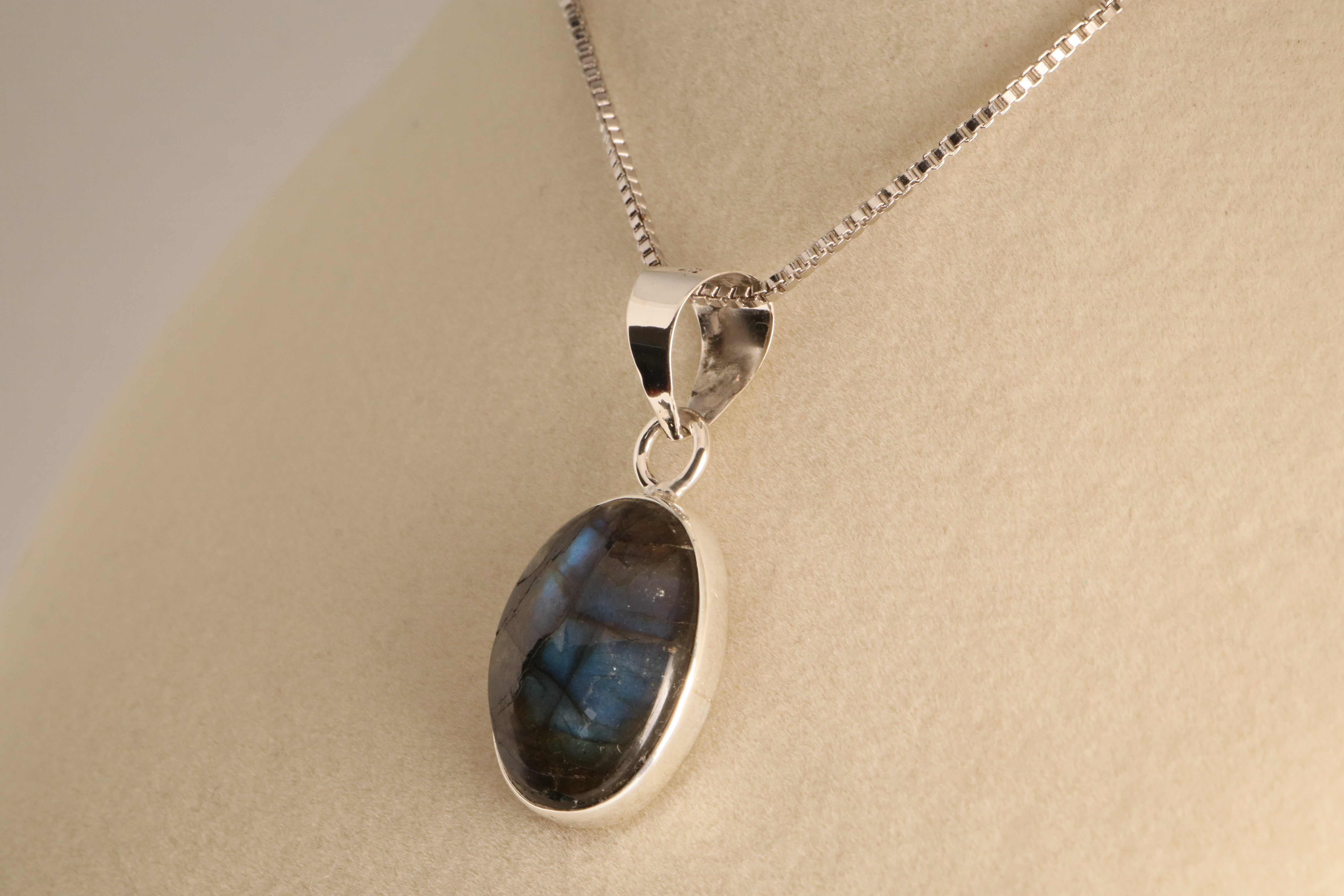 Midnight Frost – Agate Druzy Pendant in 925 Sterling Silver