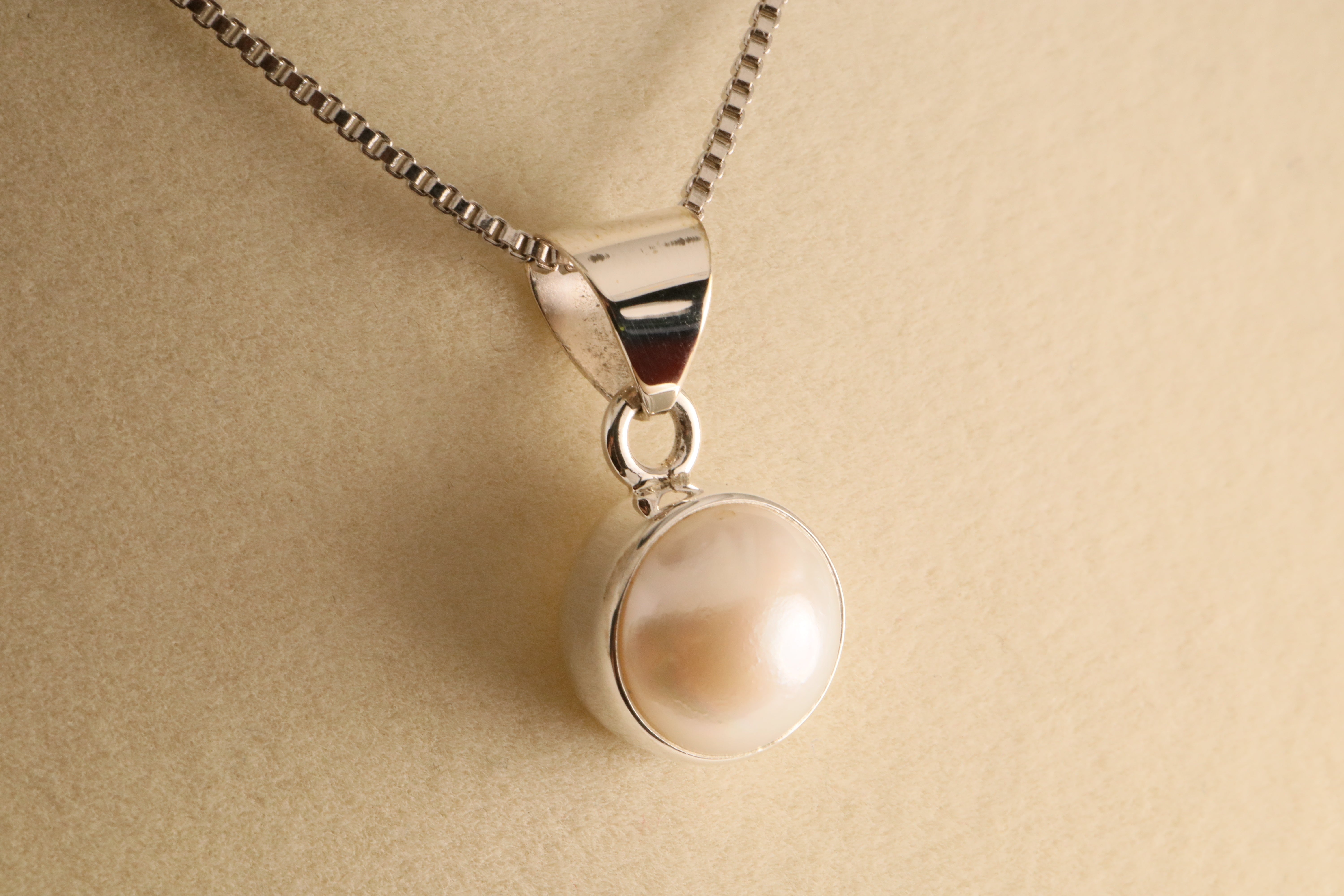 Luna Blanca – Pearl Pendant in 925 Sterling Silver