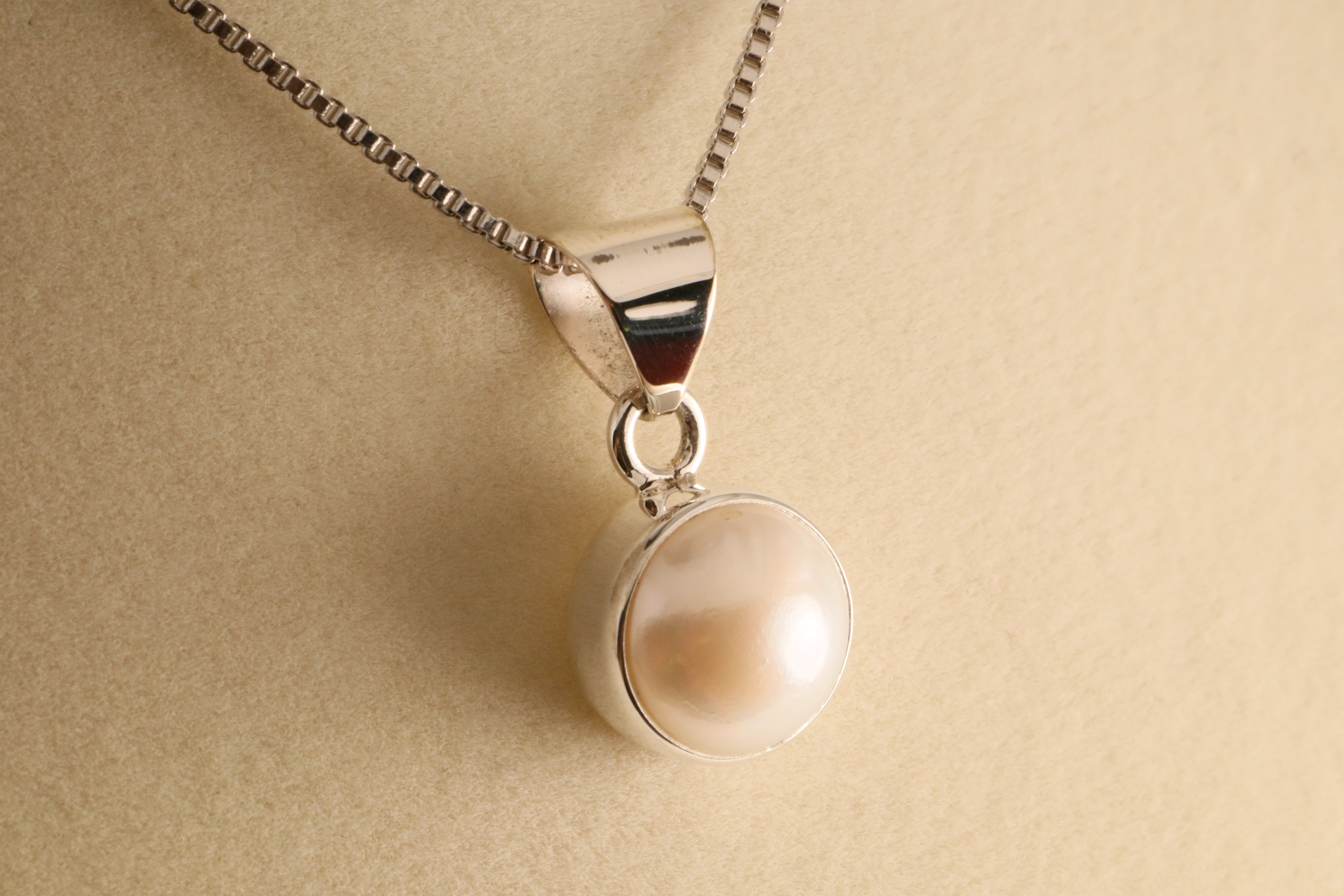 Luna Blanca – Pearl Pendant in 925 Sterling Silver