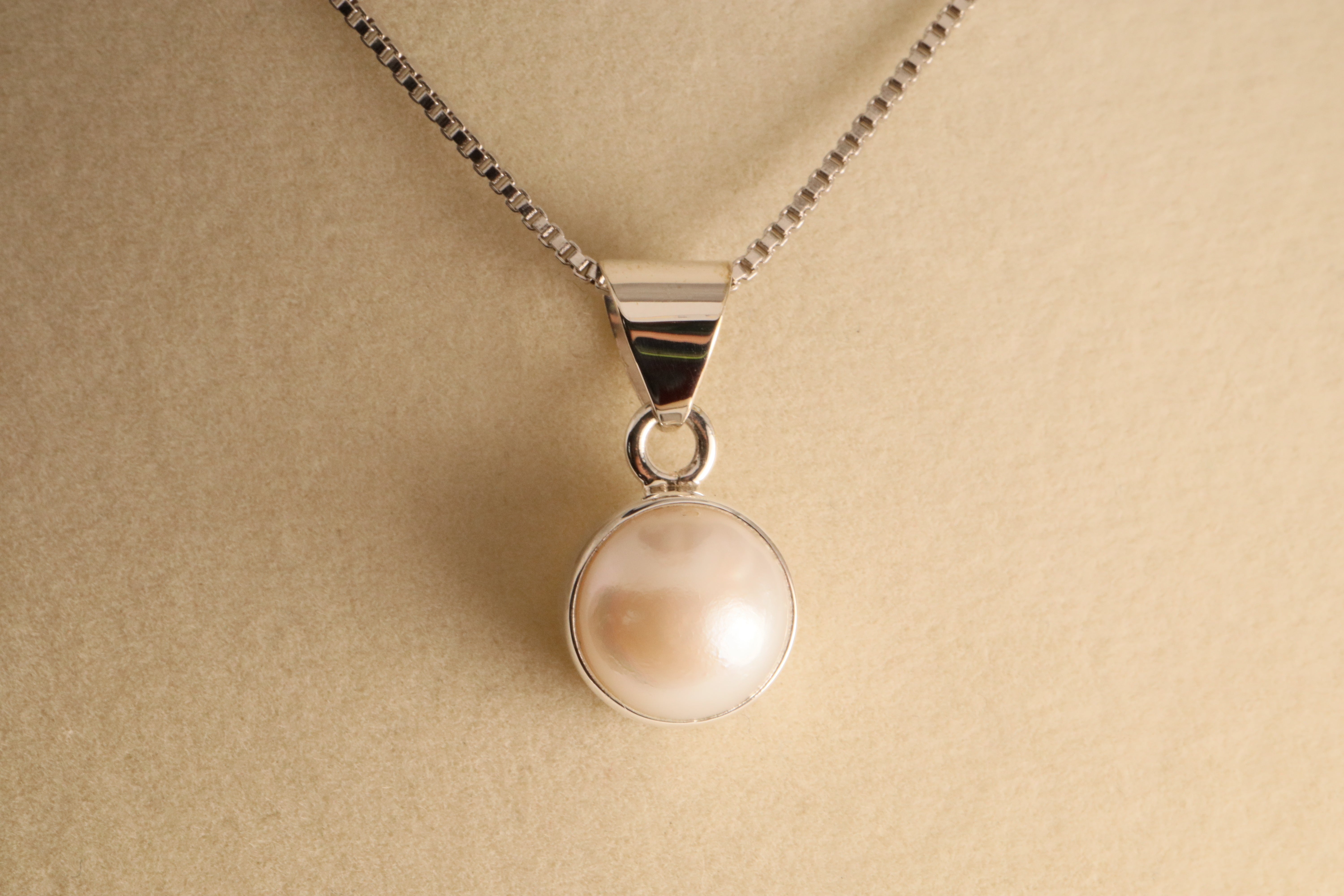 Luna Blanca – Pearl Pendant in 925 Sterling Silver