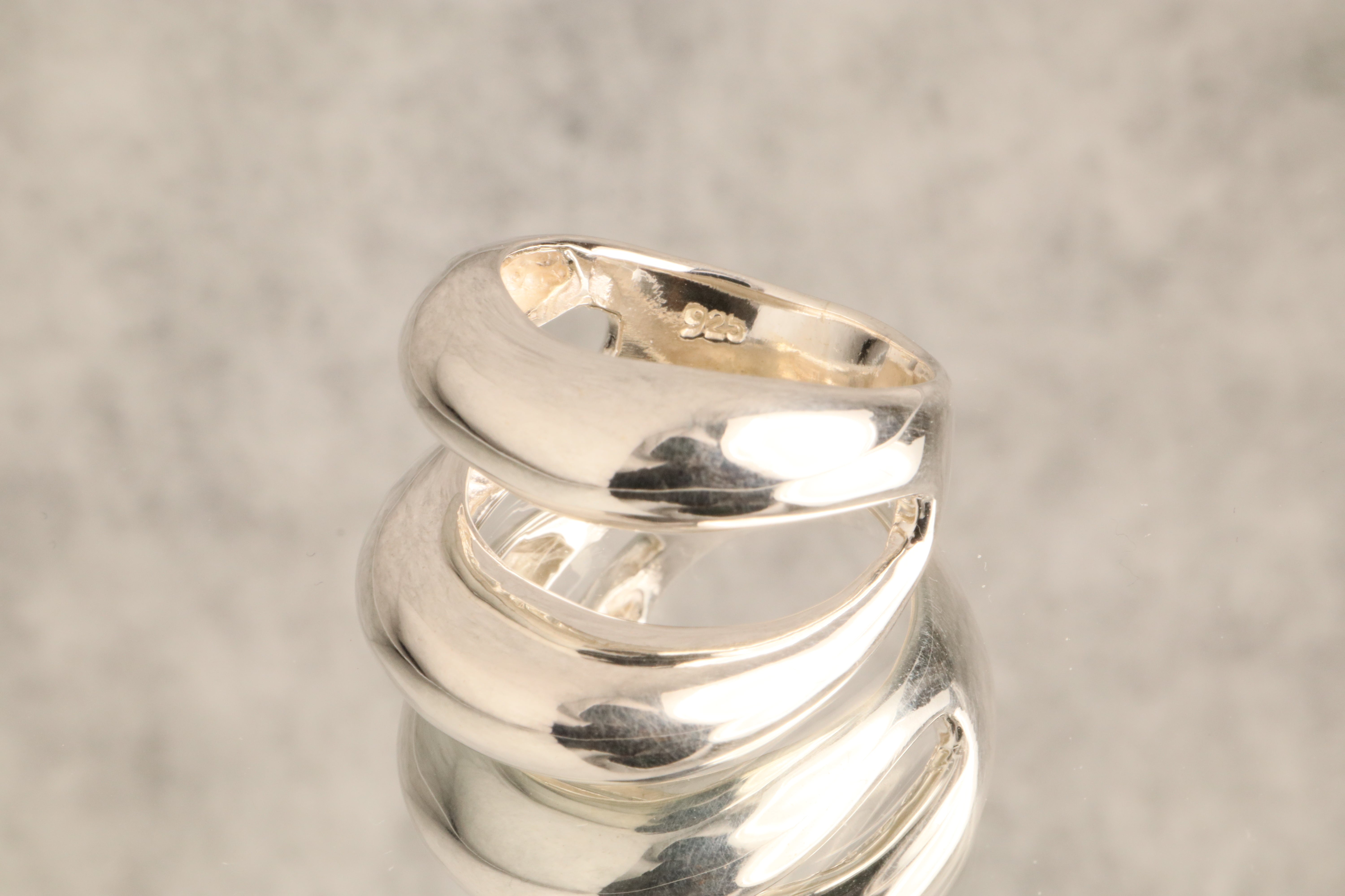 Embrace of Elegance - Over 10 Grams Of Sterling 925 Silver Ring