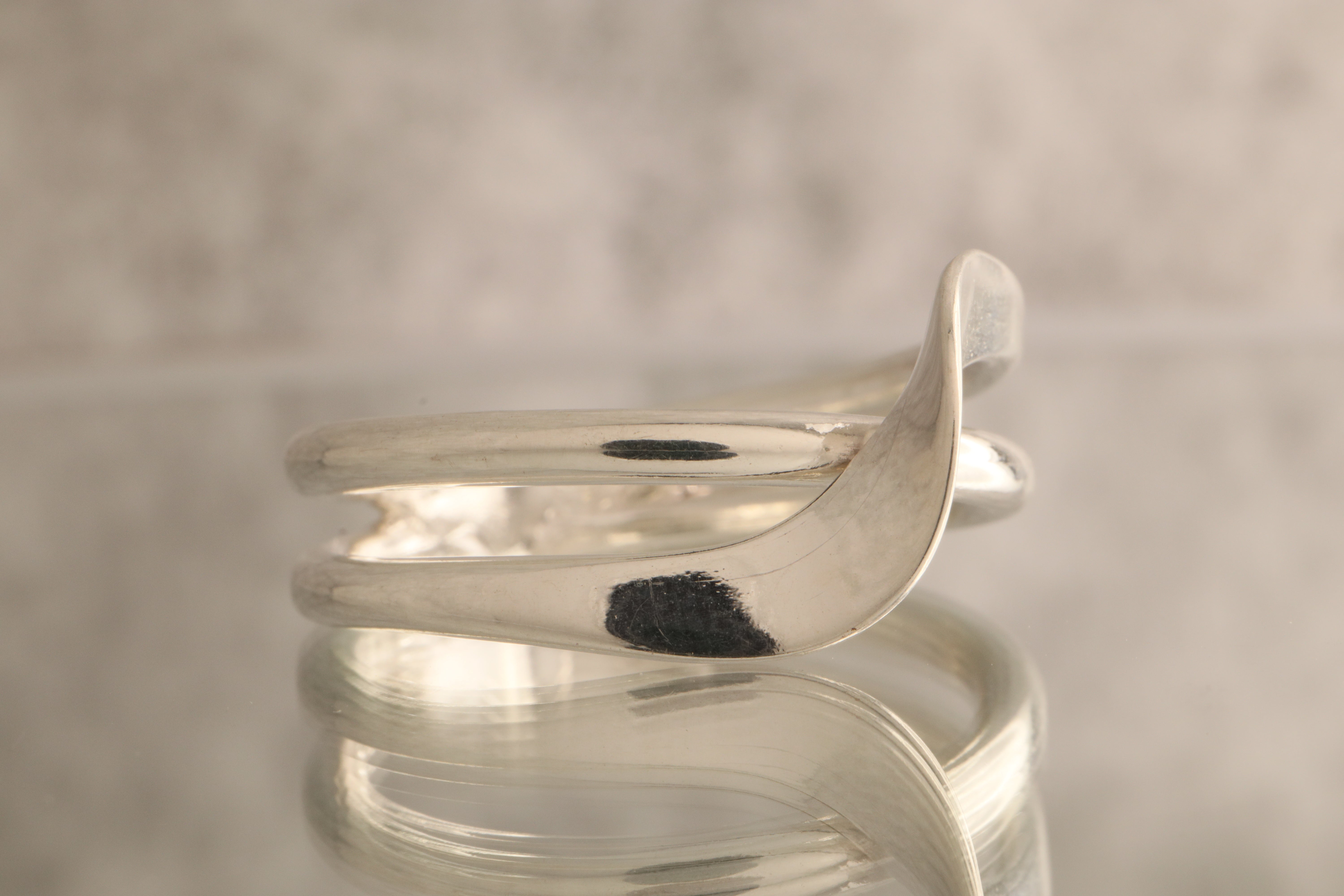 Whisper of the Wind - Over 5 Grams Of 925 Sterling Silver Ring