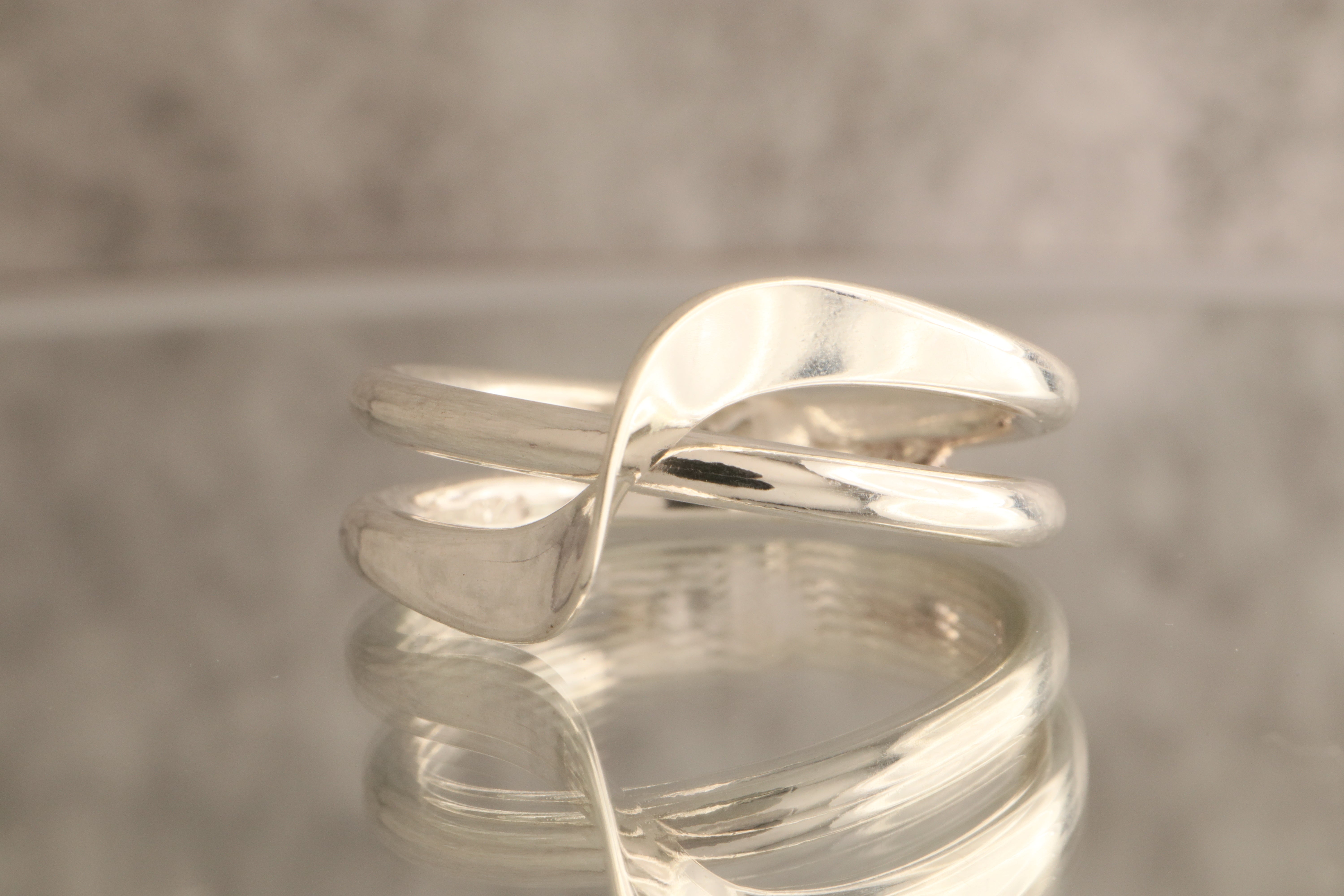 Whisper of the Wind - Over 5 Grams Of 925 Sterling Silver Ring