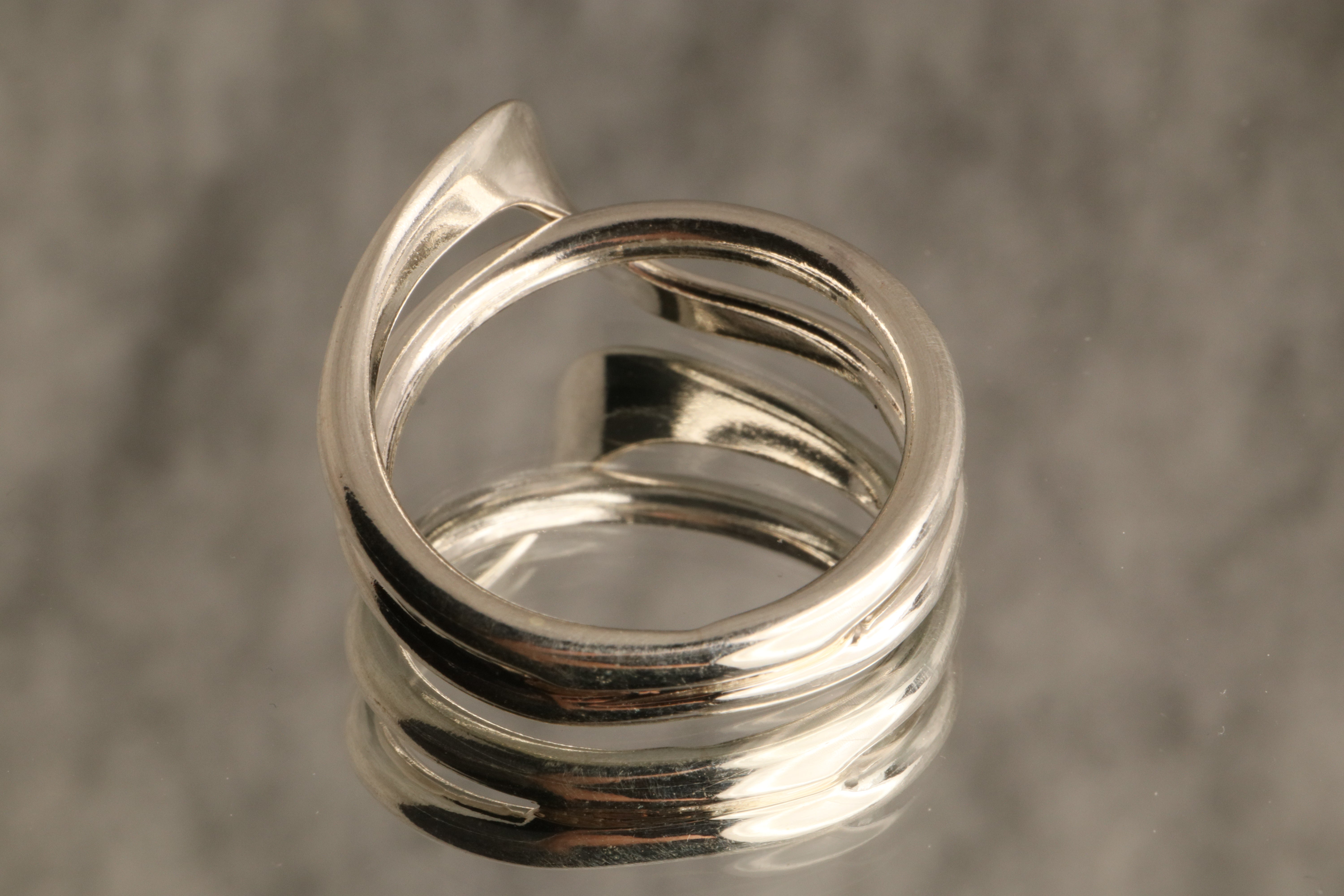 Whisper of the Wind - Over 5 Grams Of 925 Sterling Silver Ring