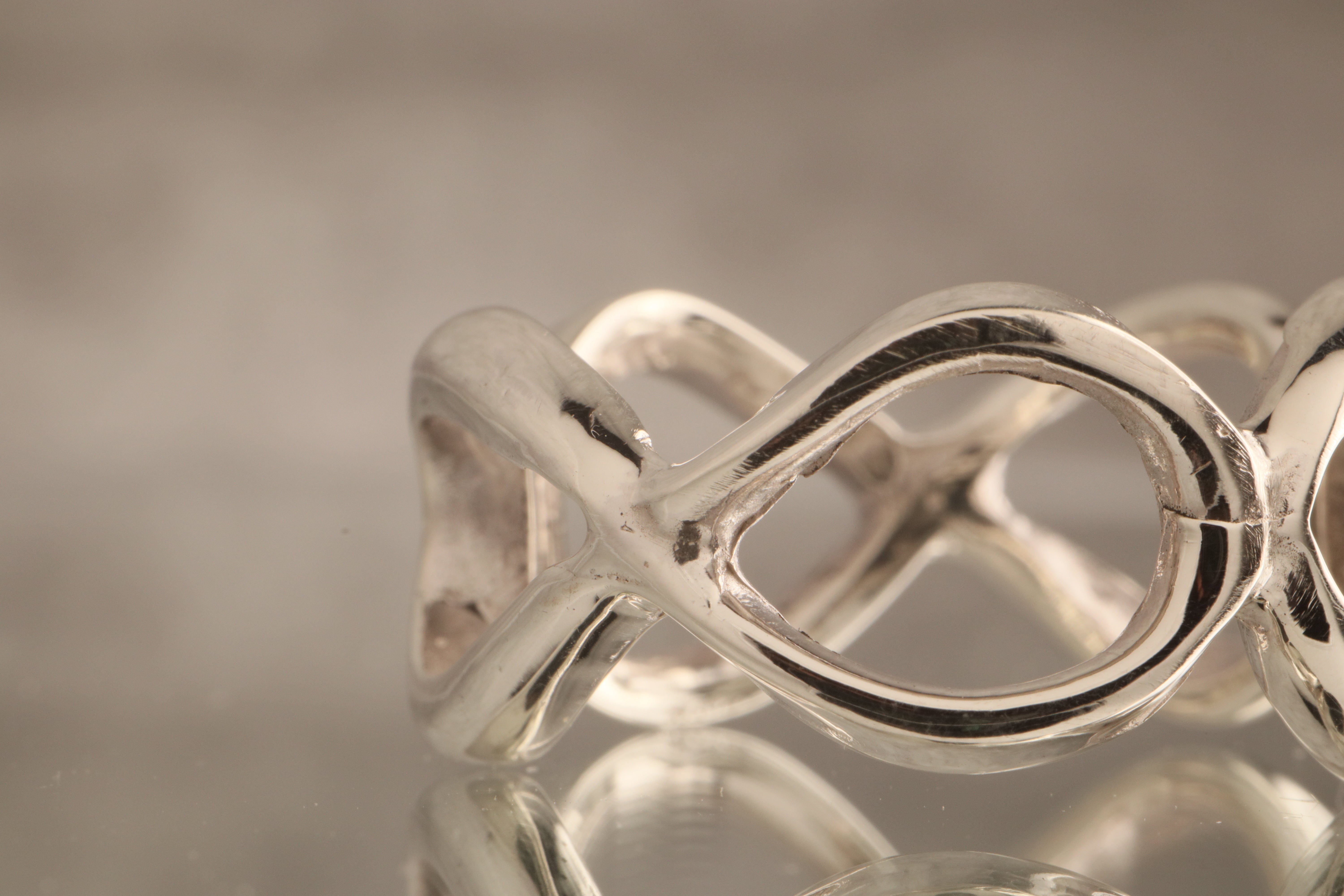 Infinito Ligero – Over 6 Grams  Of 925 Sterling Silver Infinity Ring