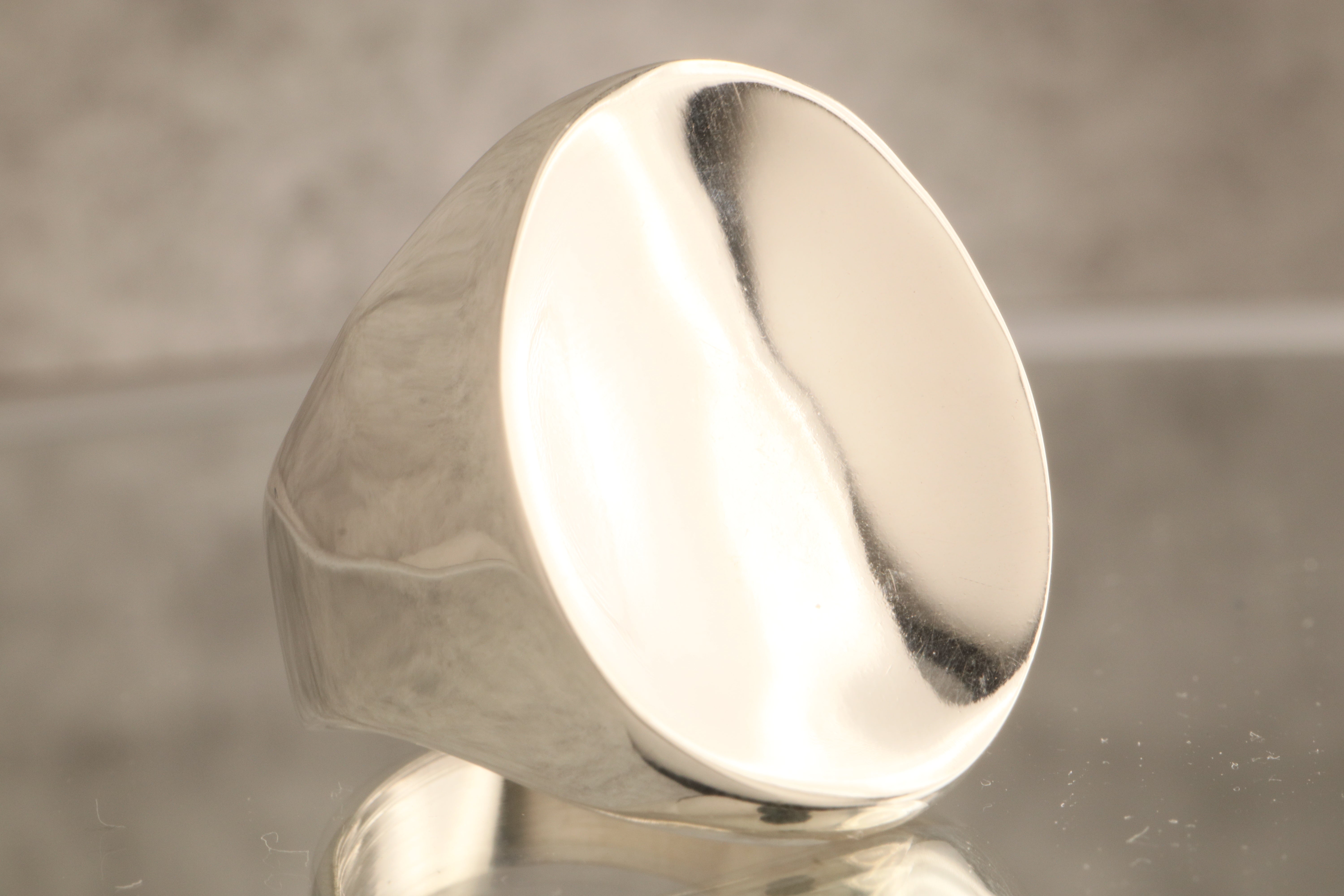 Espejo del Espíritu – Over 10g Of 925 Sterling Silver Bold Minimalist Ring
