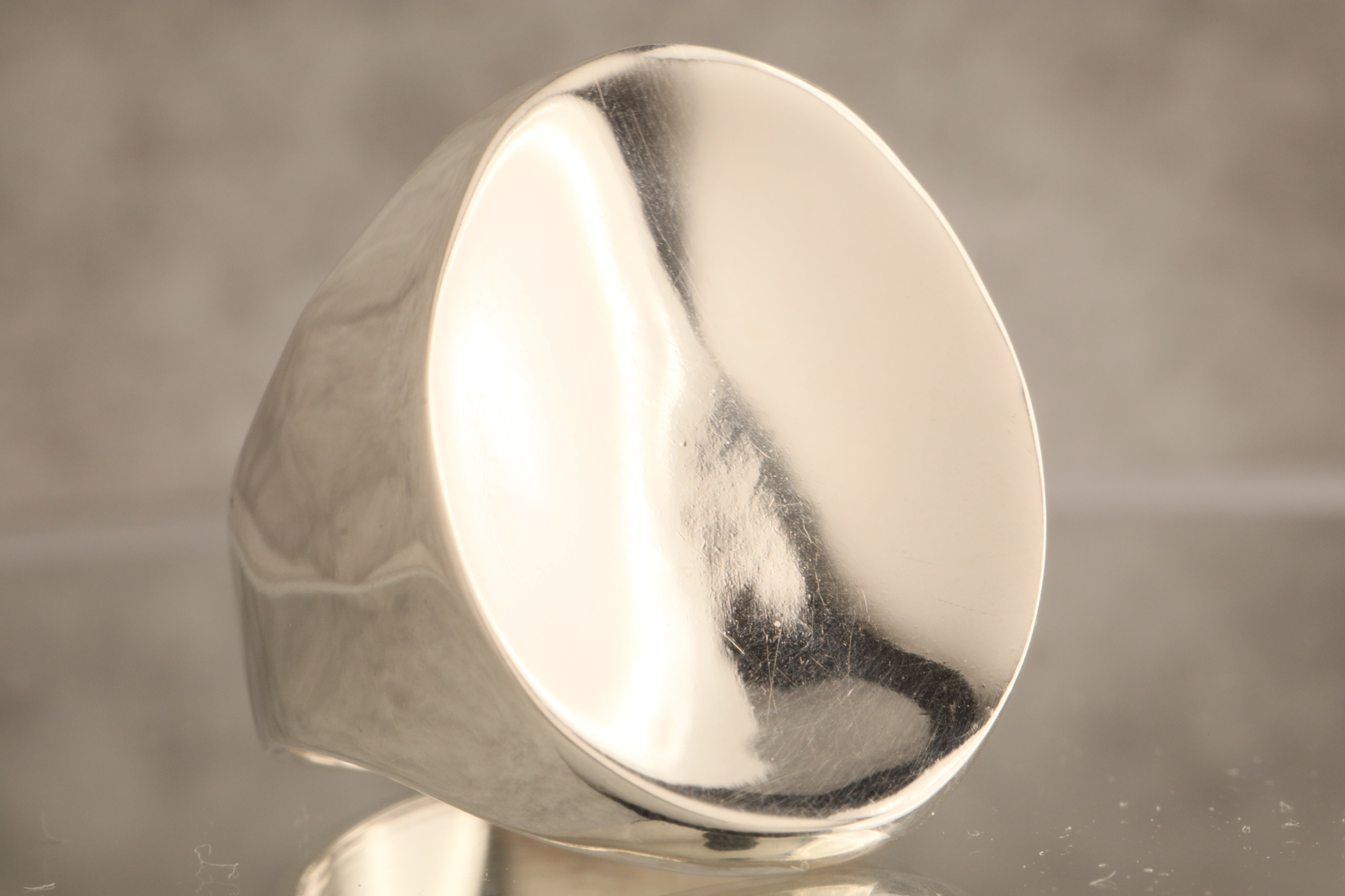 Espejo del Espíritu – Over 10g Of 925 Sterling Silver Bold Minimalist Ring