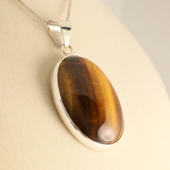 Guardian’s Gaze – Tiger’s Eye Pendant in 925 Sterling Silver