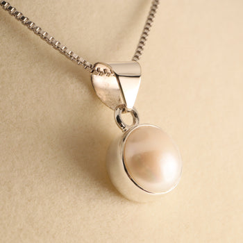 Luna Blanca – Pearl Pendant in 925 Sterling Silver