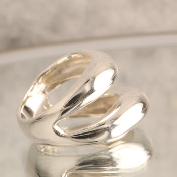 Embrace of Elegance - Over 10 Grams Of Sterling 925 Silver Ring