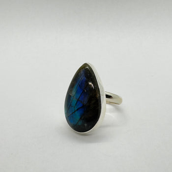 Aurora's Veil - Labradorite 925 Silver Ring